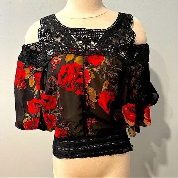 Guess Black & Red Rose Print Cold Shoulder Crochet Blouse Size XS - Picture 2 of 9